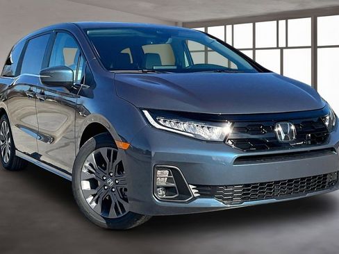 New 2026 Honda Odyssey Touring image 2