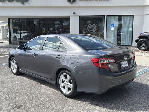 Used 2014 Toyota Camry SE image 7