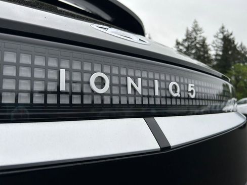 Used 2024 Hyundai Ioniq 5 Limited AWD/4WD image 33