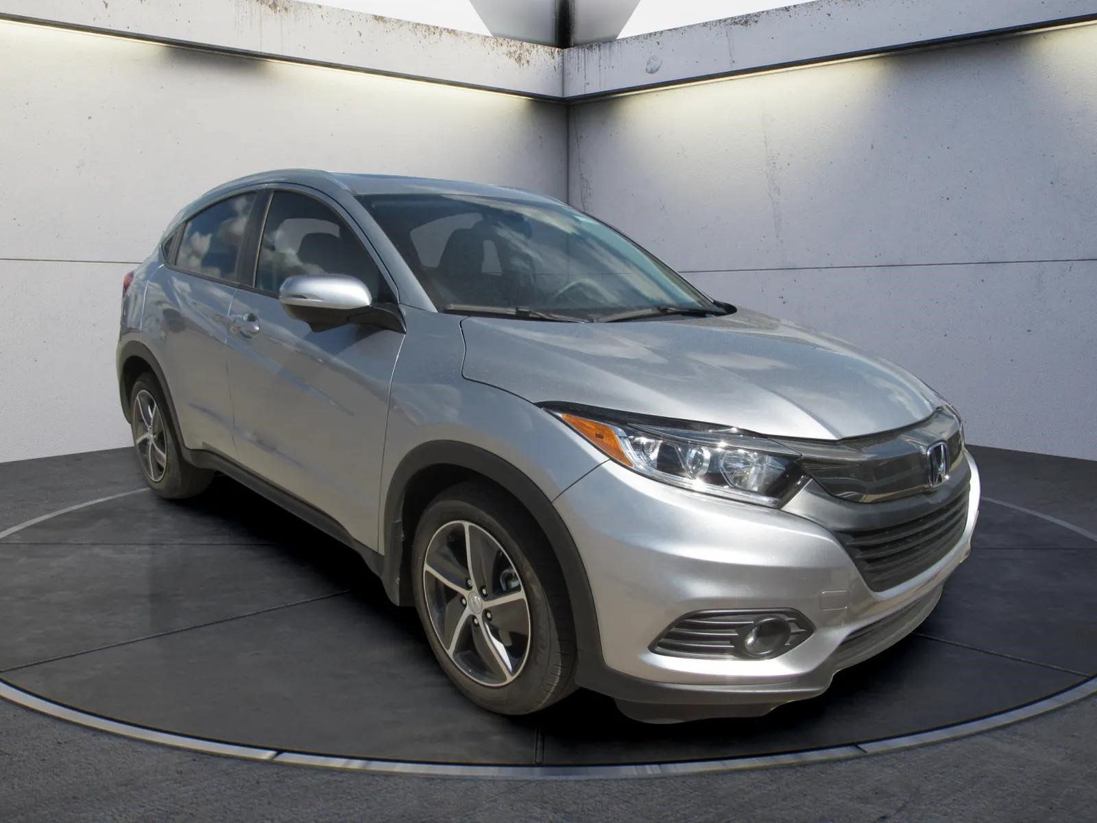Used 2022 Honda HR-V EX-L image 2