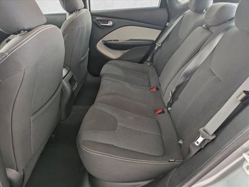 Used 2015 Dodge Dart SXT image 17