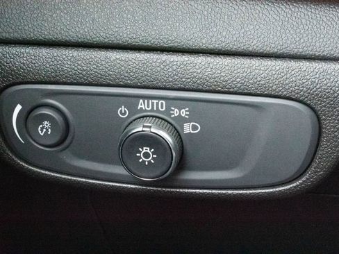 Used 2023 Chevrolet Bolt EUV LT w/ Driver Confidence Package image 14