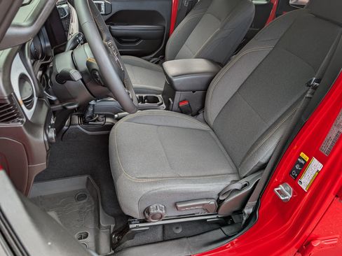 Used 2024 Jeep Wrangler Willys image 15