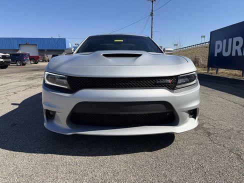 Used 2019 Dodge Charger R/T image 2