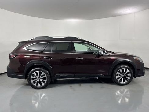 Used 2024 Subaru Outback Touring AWD/4WD image 37