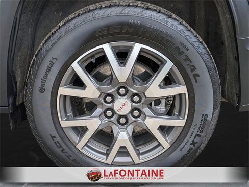 Used 2023 GMC Acadia SLE w/ Driver Convenience Package image 32