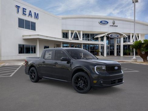 New 2026 Ford Maverick Lobo image 7