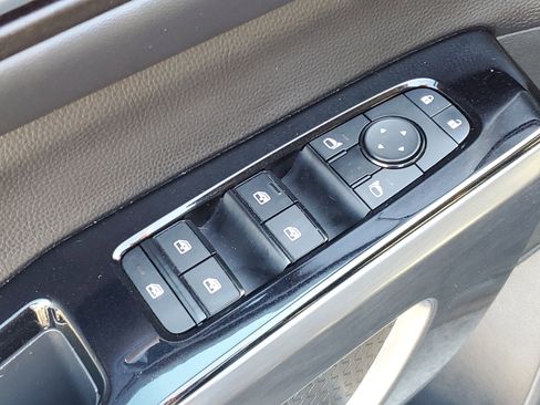 Certified 2024 Nissan Pathfinder SL image 28