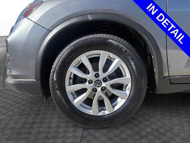 Used 2020 Nissan Rogue SV FWD image 15