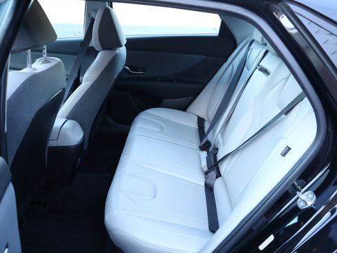 Used 2024 Hyundai Elantra Limited FWD image 24