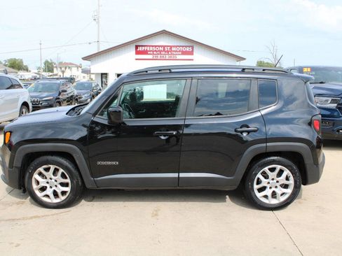 Used 2015 Jeep Renegade Latitude image 1
