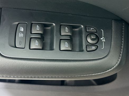 Used 2024 Volvo S60 B5 Plus image 15