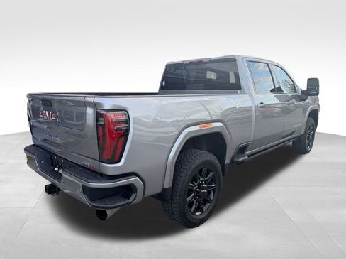 Used 2025 GMC Sierra 2500 AT4 w/ AT4 Premium Plus Package image 5
