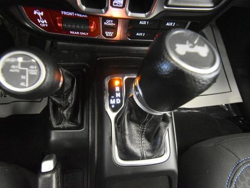 Used 2025 Jeep Wrangler Unlimited Rubicon 4xe AWD/4WD image 34