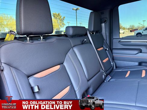 Used 2024 GMC Sierra 2500 AT4 image 27