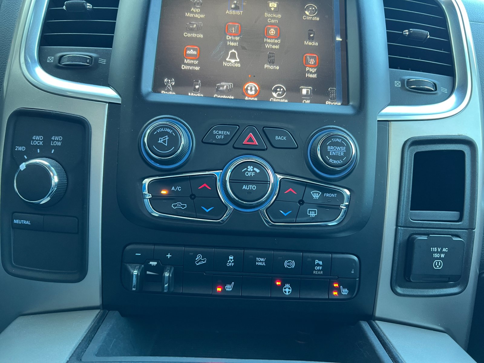 Used 2017 RAM 2500 SLT AWD/4WD image 15