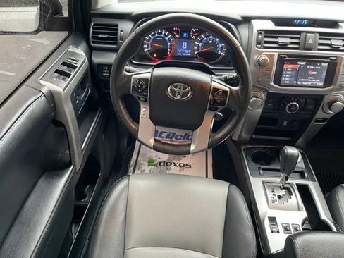 Used 2018 Toyota 4Runner SR5 Premium image 6