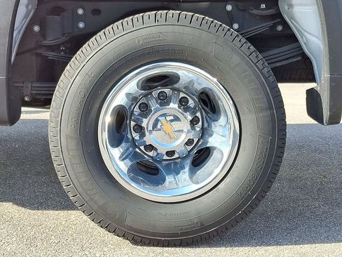 Used 2024 Chevrolet Silverado 3500 LTZ w/ LTZ Convenience Package image 40