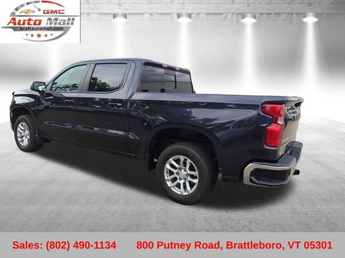 Used 2022 Chevrolet Silverado 1500 LT w/ Z71 Off-Road Package AWD/4WD image 3