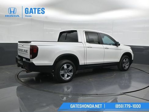 Certified 2025 Honda Ridgeline RTL image 2
