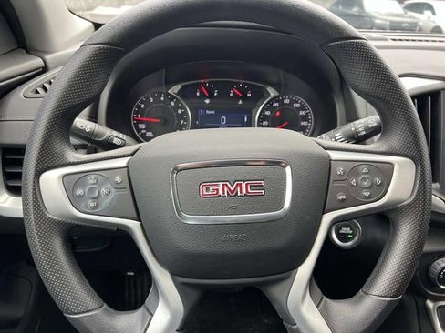 Used 2024 GMC Terrain SLE image 18