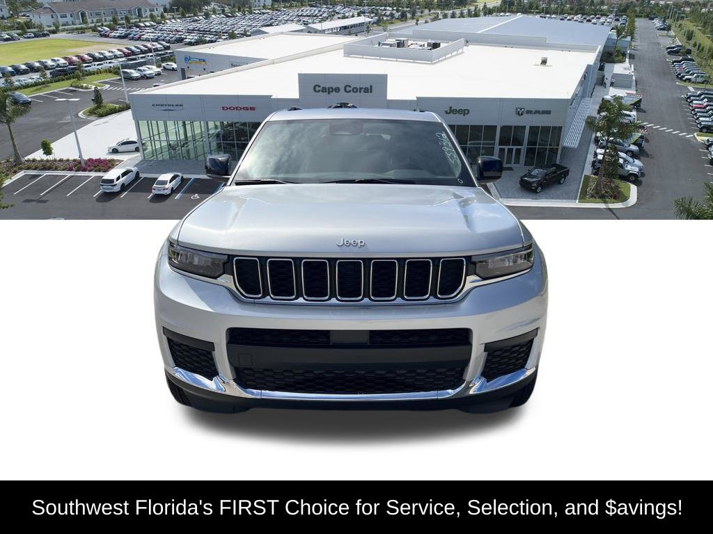 Used 2026 Jeep Grand Cherokee L Laredo RWD image 2