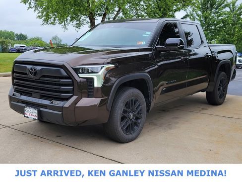 Used 2025 Toyota Tundra Limited AWD/4WD image 8
