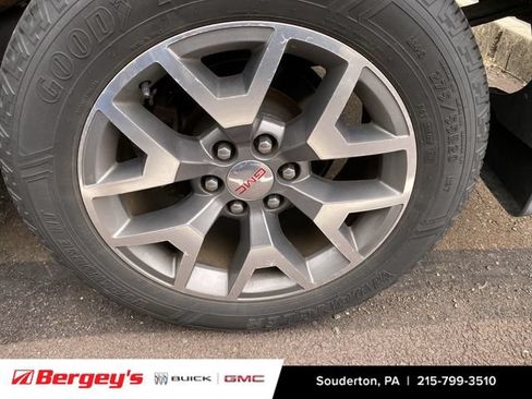 Used 2016 GMC Sierra 1500 SLT w/ All-Terrain Package AWD/4WD image 9
