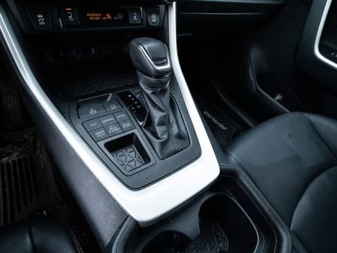 Used 2020 Toyota RAV4 XLE Premium image 25