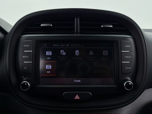 Used 2023 Kia Soul LX w/ LX Technology Package FWD image 17