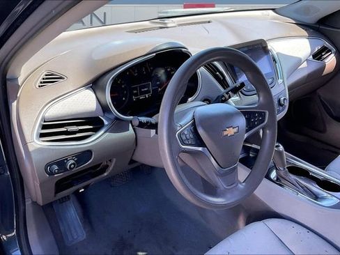 Used 2020 Chevrolet Malibu LT FWD image 17