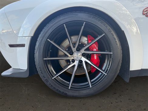 Used 2019 Dodge Challenger SRT Hellcat image 10