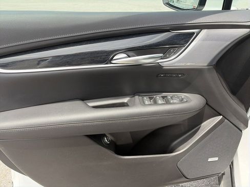 Used 2023 Cadillac XT5 Premium Luxury w/ Technology Package FWD image 17