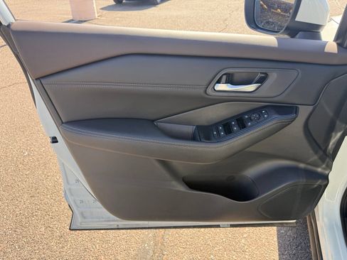Certified 2023 Nissan Rogue SV w/ SV Premium B Package FWD image 15