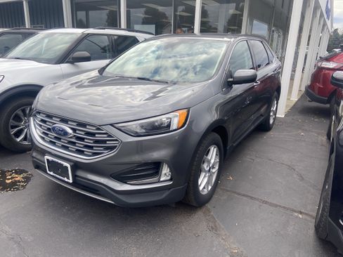 Used 2022 Ford Edge SEL w/ Convenience Package image 4