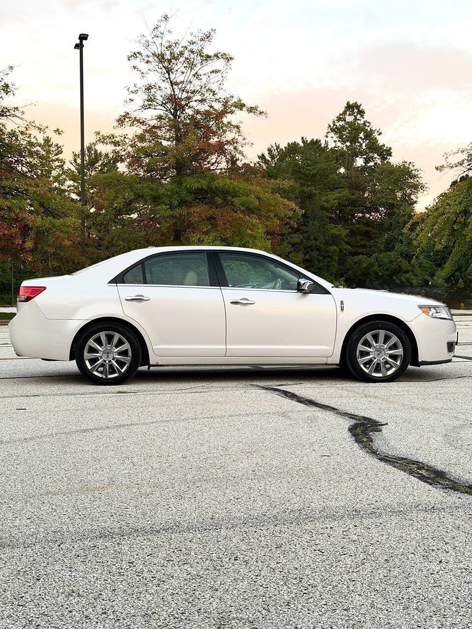 Used 2011 Lincoln MKZ AWD w/ 102A Rapid Spec Order Code image 10