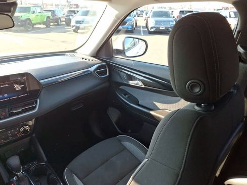 Used 2024 Chevrolet TrailBlazer LT w/ LT Cold Weather Package image 11