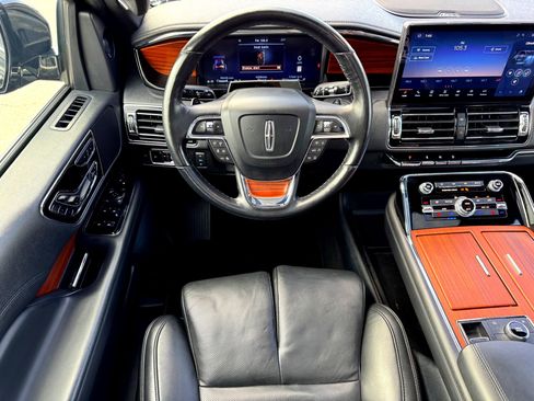 Used 2024 Lincoln Navigator Reserve image 25
