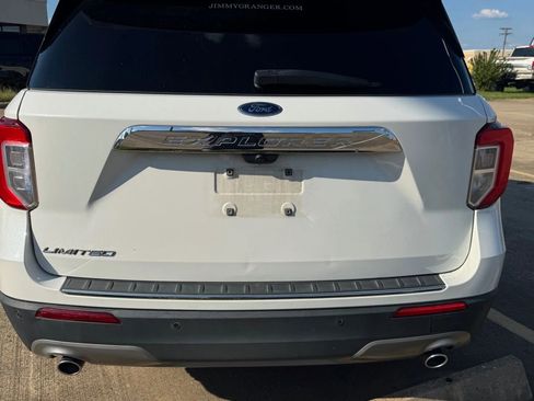 Used 2021 Ford Explorer Limited image 7