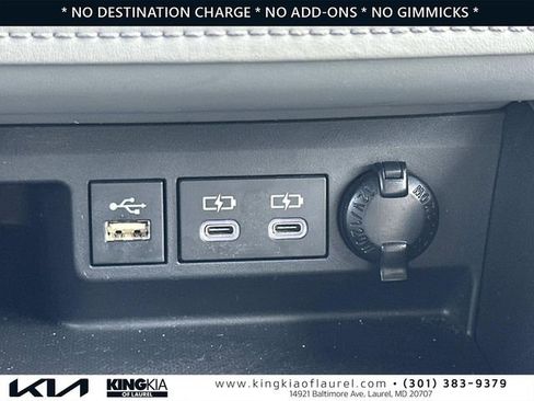 Used 2023 Toyota Highlander XLE AWD/4WD image 5