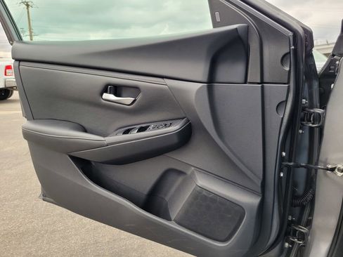 Used 2024 Nissan Sentra SV FWD image 25
