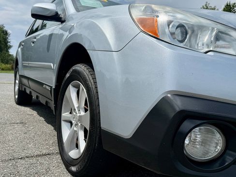 Used 2014 Subaru Outback 3.6R Limited AWD/4WD image 6