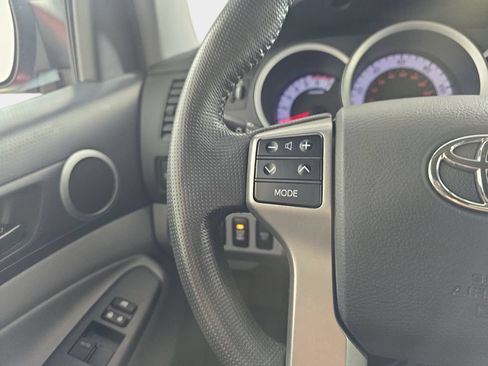 Used 2013 Toyota Tacoma 4x4 Access Cab V6 w/ TRD Sport Pkg image 19