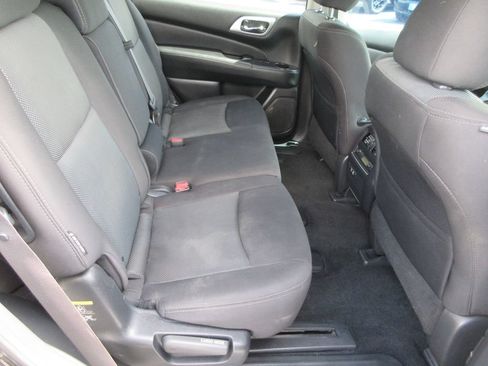 Used 2020 Nissan Pathfinder SV AWD/4WD image 17