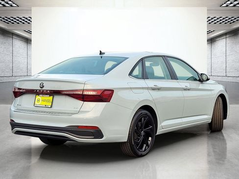 New 2026 Volkswagen Jetta SE image 6