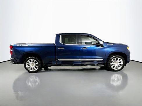 Used 2022 Chevrolet Silverado 1500 High Country w/ High Country Premium Package image 7