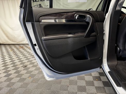 Used 2017 Buick Enclave Leather image 18