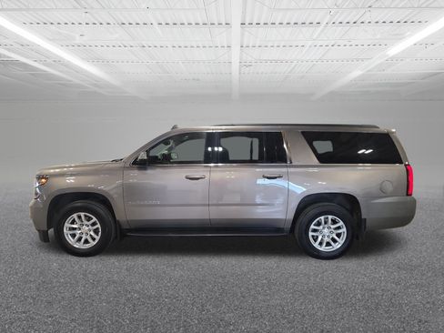 Used 2019 Chevrolet Suburban LT w/ Luxury Package image 1