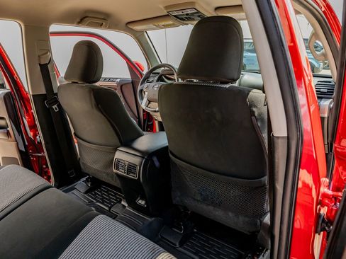 Used 2022 Toyota 4Runner SR5 AWD/4WD image 31