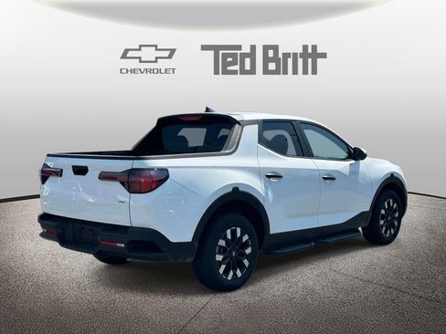 Used 2025 Hyundai Santa Cruz SE AWD/4WD image 4